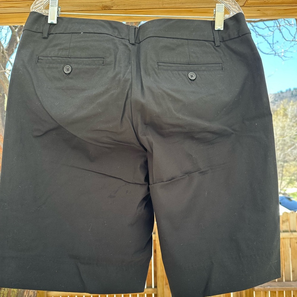 Gap Black Wide Leg Bermuda Shorts Knee Length 10” cotton stretch size 12 - Picture 4 of 11